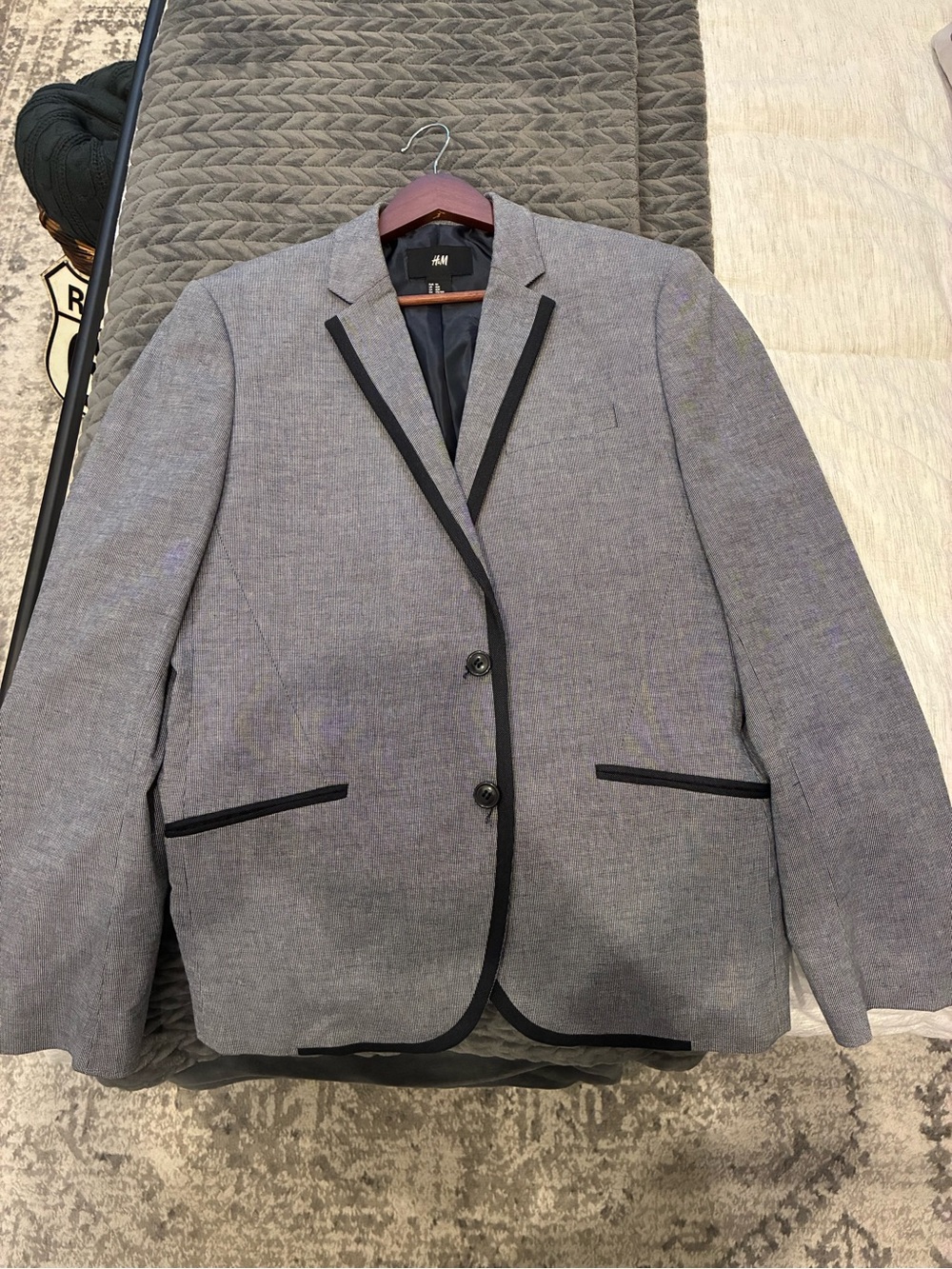 H&H Men’s Gray Blazer with Black Lining